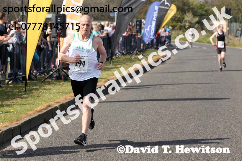 North Tyneside 10k Road Race, Whitley Bay. Photo:  David T. Hewitson/Sports for All Pics